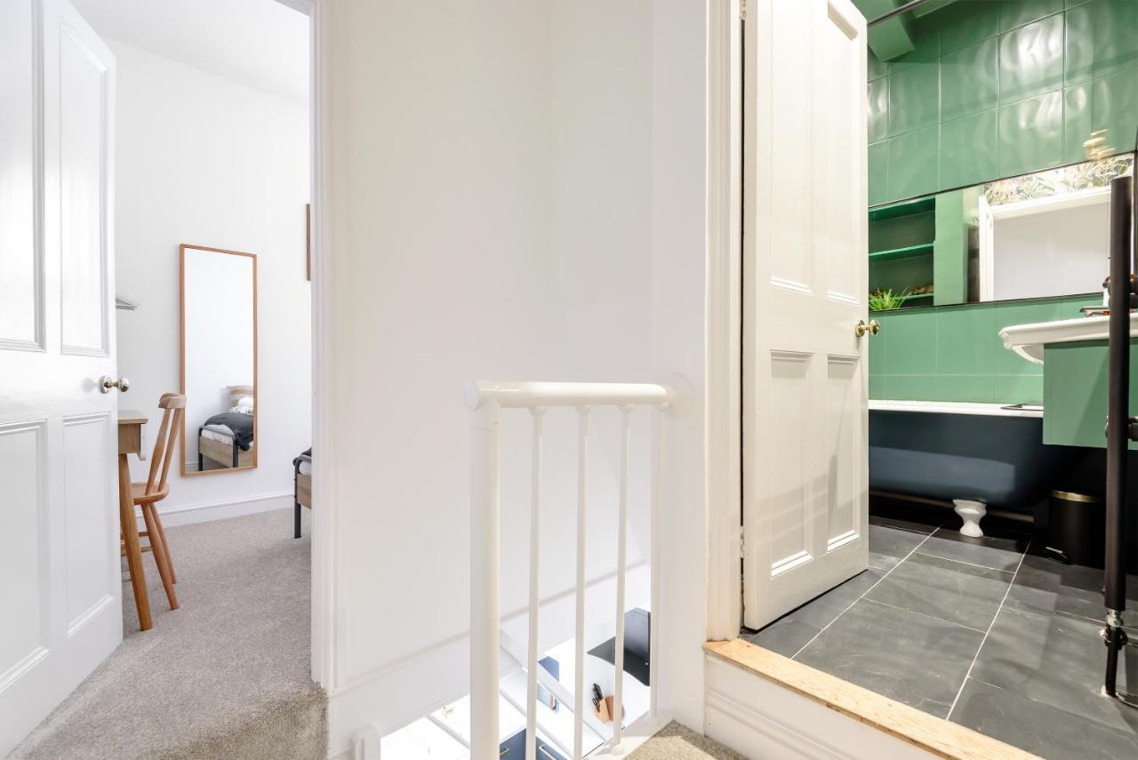 The Drey - Modern For Four In Centre
